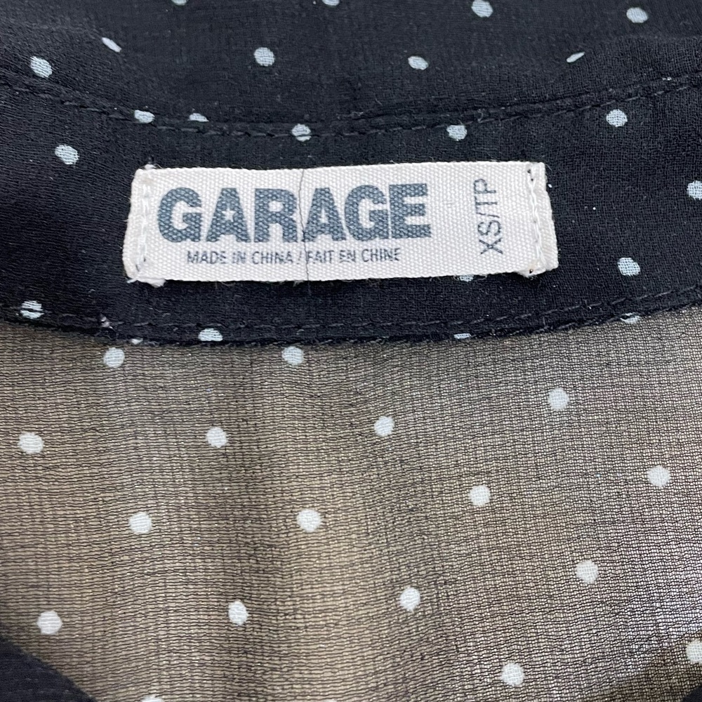 Mesh buttoned top - Picture 3 of 3